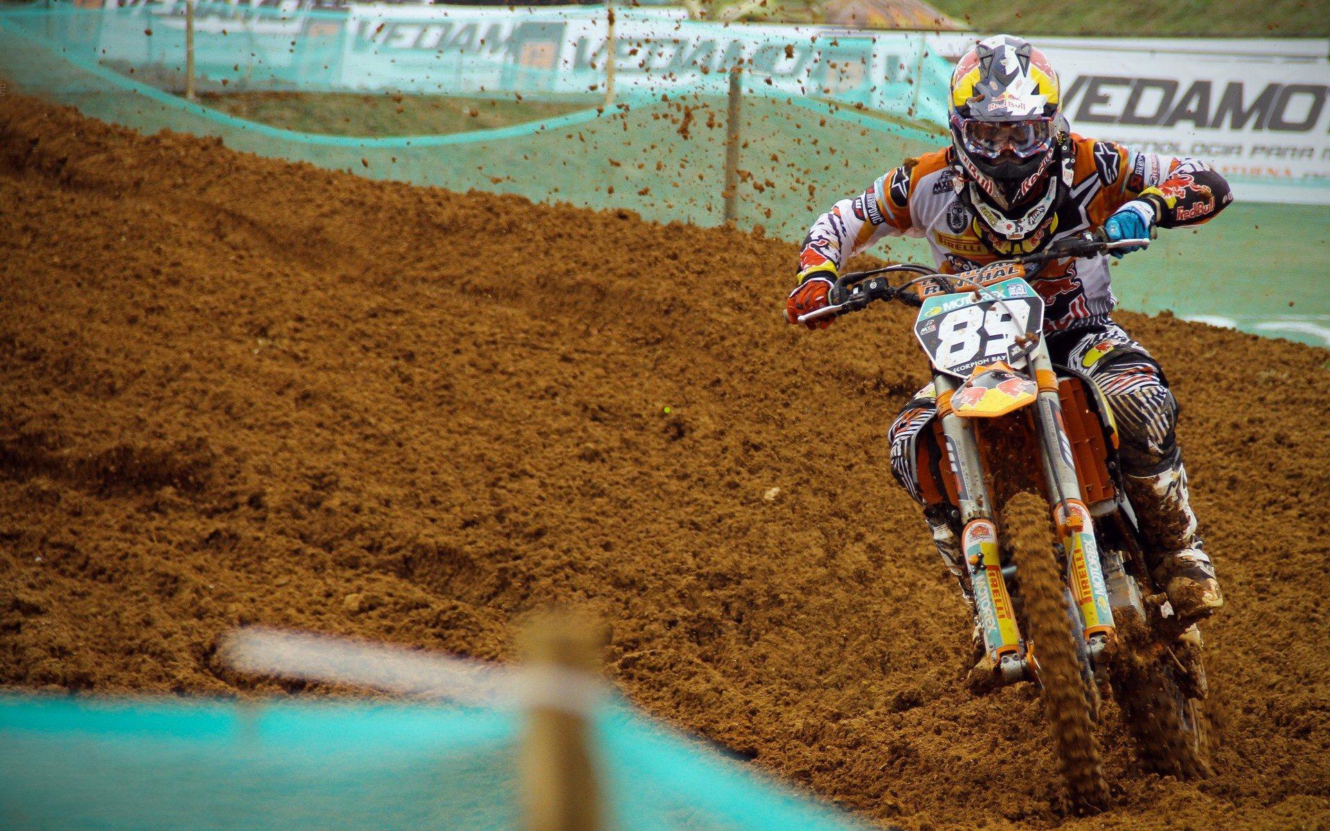 山东队双塔战术重燃战火 暴力破门止颓势展雄心